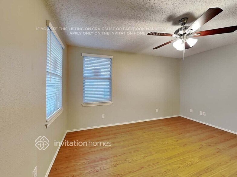 Building Photo - 3932 Overlake Dr