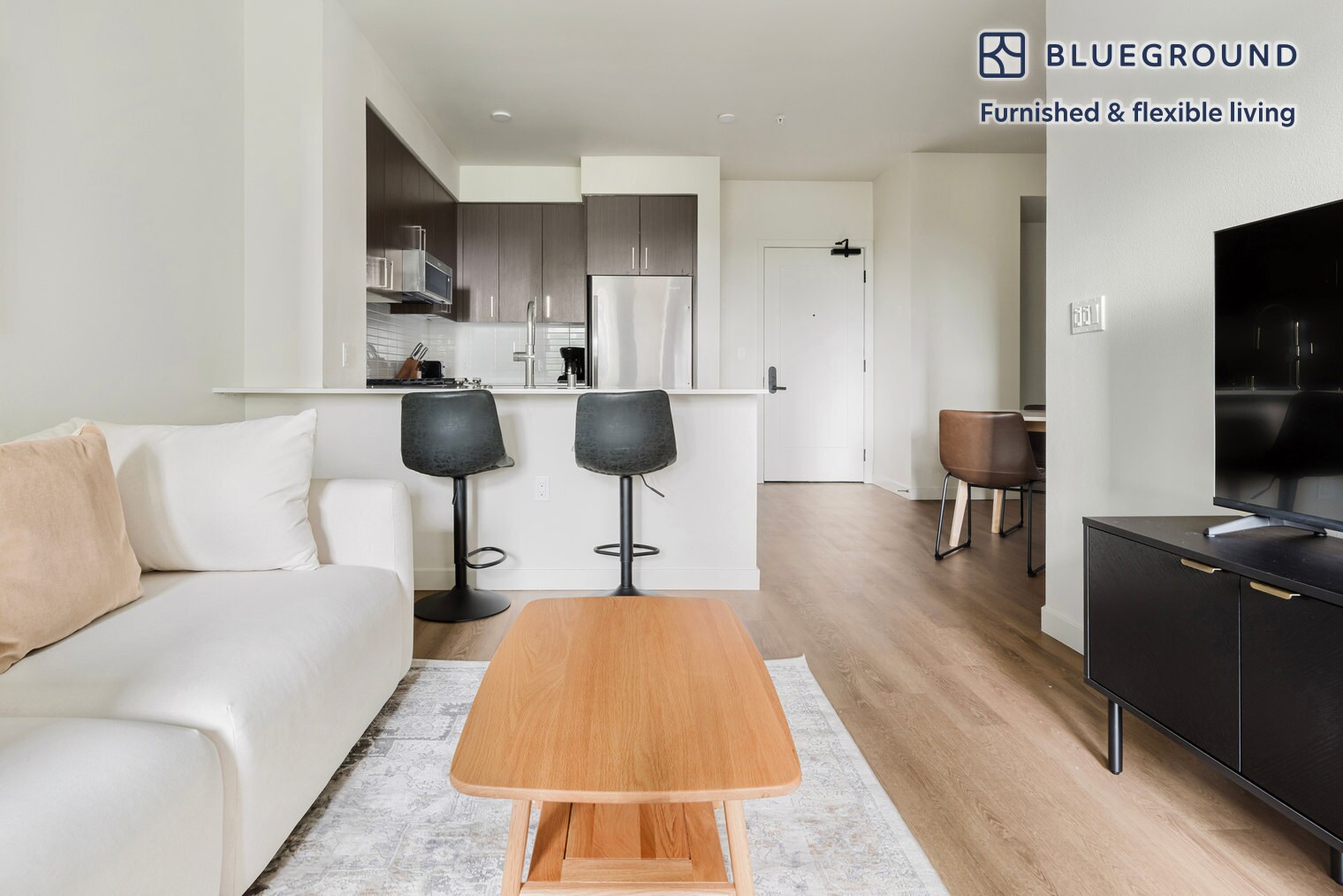 Building Photo - 2333 Calle Del Mundo