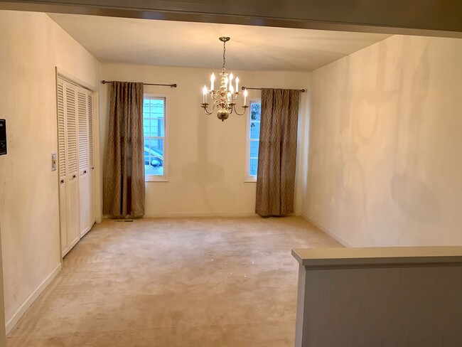 Building Photo - Coming soon! Spacious 4br / 2ba with bonus...