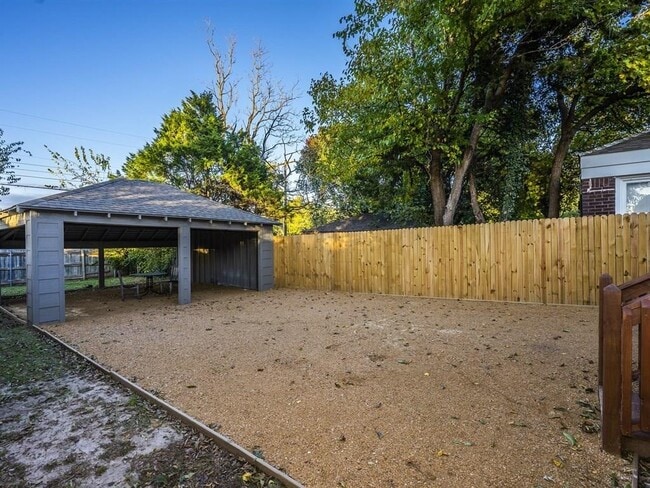 Building Photo - 2721 NW 19th St