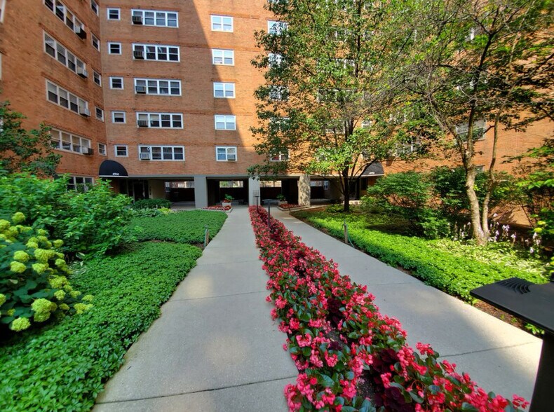 Building Photo - 4950 N Marine Dr