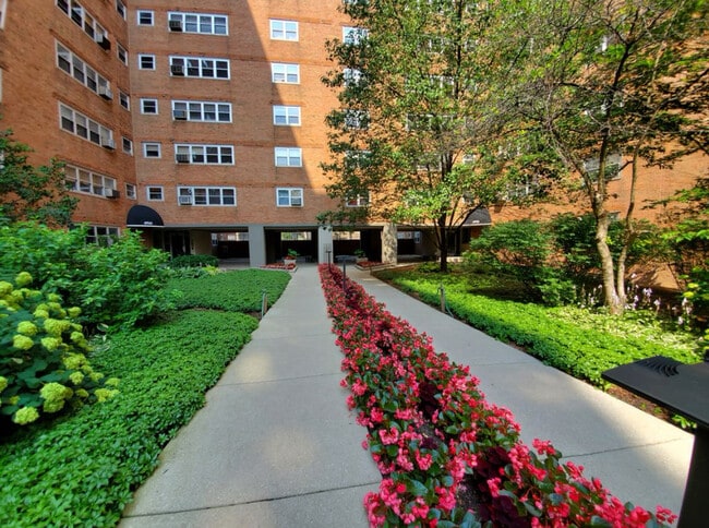 Building Photo - 4950 N Marine Dr