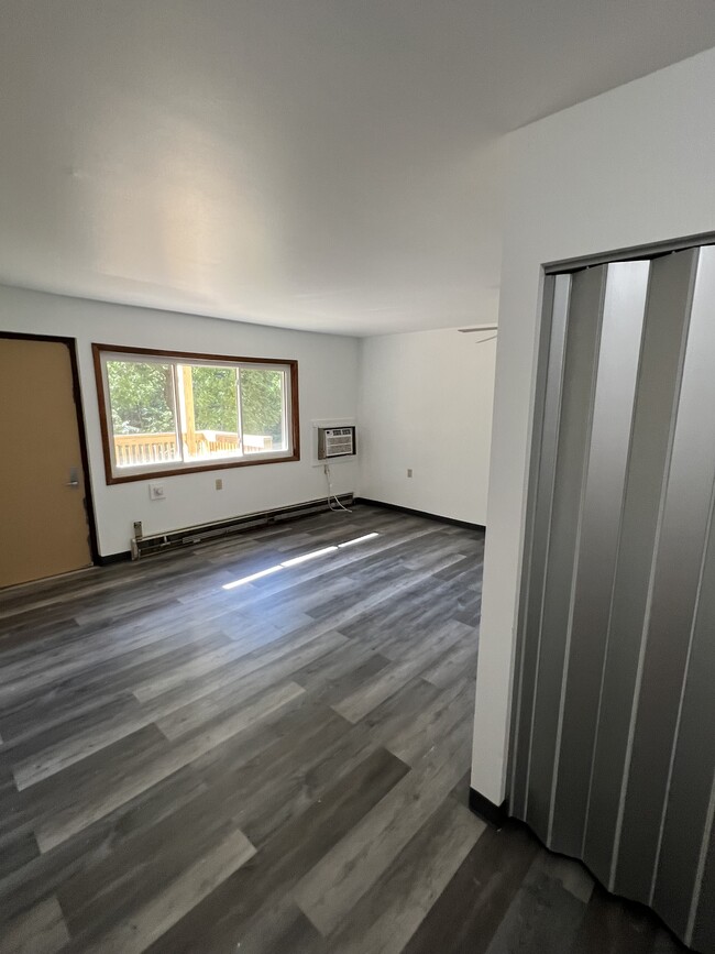 Building Photo - Uplift Manor