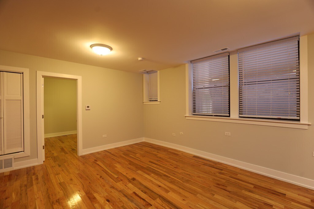 Building Photo - 556 W Arlington Pl