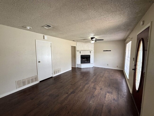 Building Photo - 5008 Rock Point St