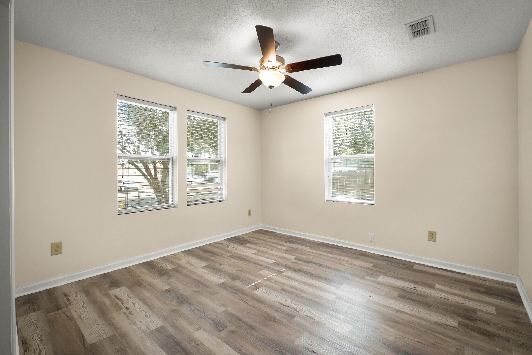 Building Photo - 12716 Gillespie Ave