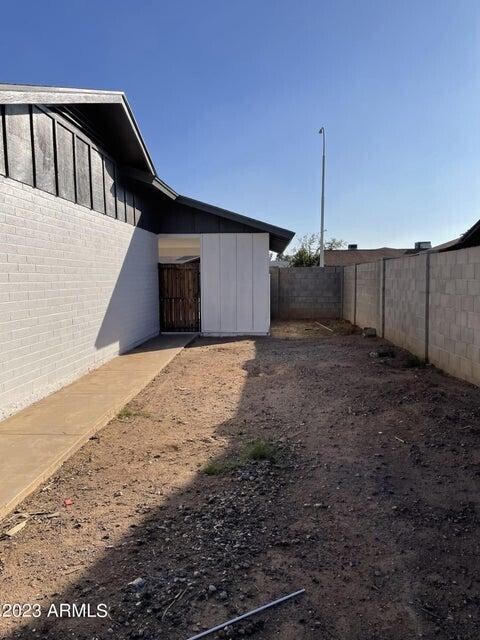 Building Photo - 1242 W Carla Vista Dr