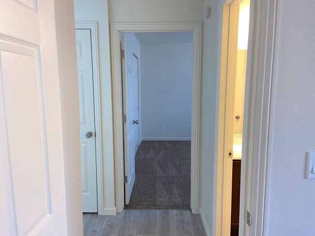 Building Photo - Reno Duplex - 1 Pet Friendly, Garage, Dish...