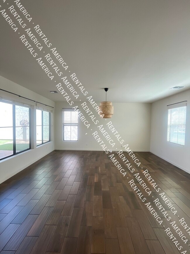 Building Photo - 10428 E Nopal Ave