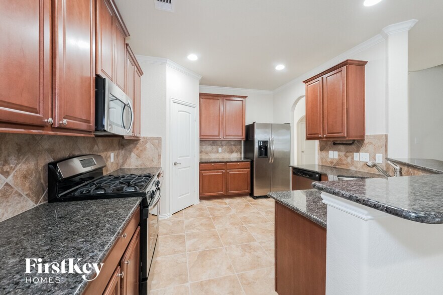 Building Photo - 7418 Upland Mill Ln