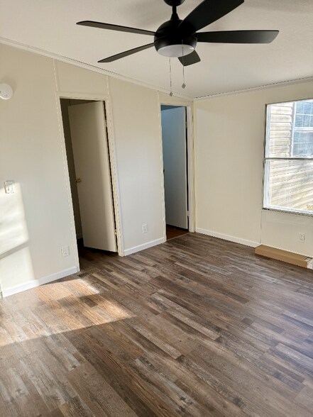 Building Photo - 17 Emmy Ln