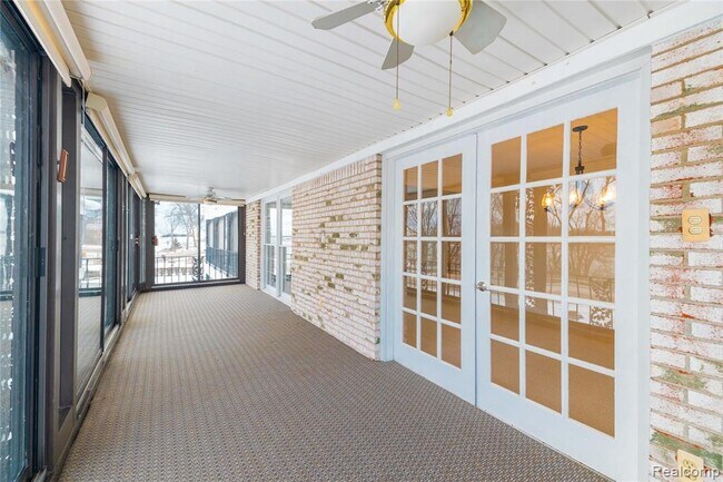 Building Photo - 24356 E River Rd