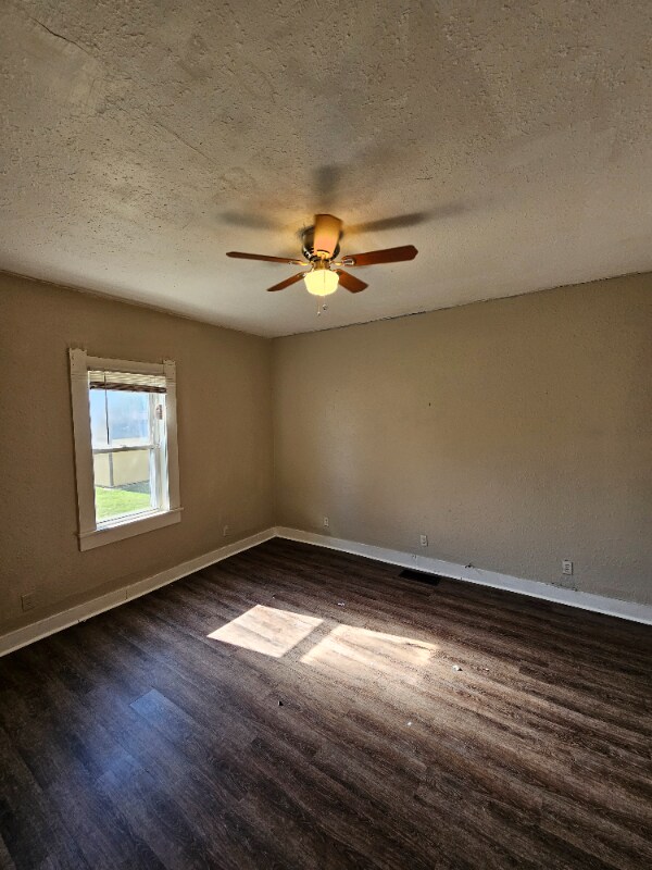 Building Photo - 509 S 7th St