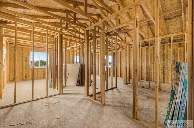 Building Photo - Stunning St. Anthoney Home: Recently Remod...