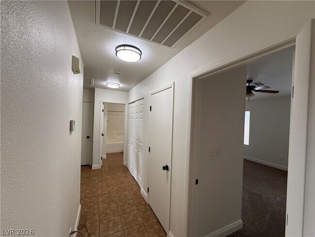 Building Photo - 3130 Meadow Flower Ave