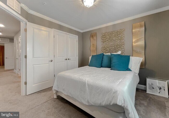 Building Photo - 23810 Myrtle Glen Way