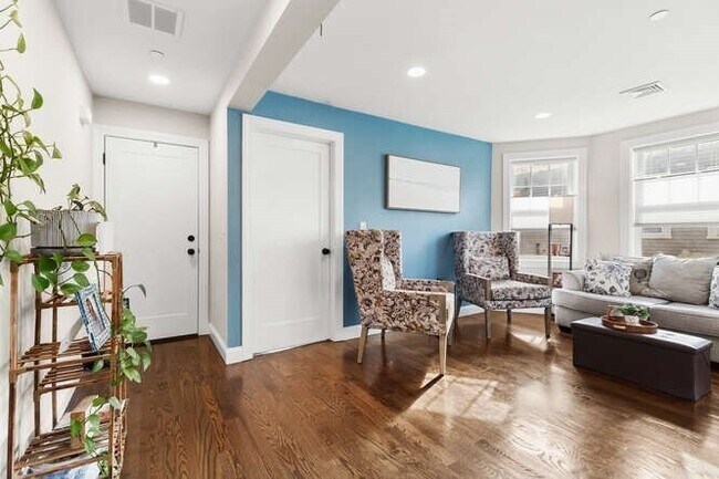 Building Photo - 22 Victor St