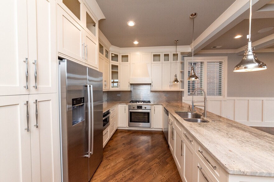 Building Photo - 4021 S Ellis Ave
