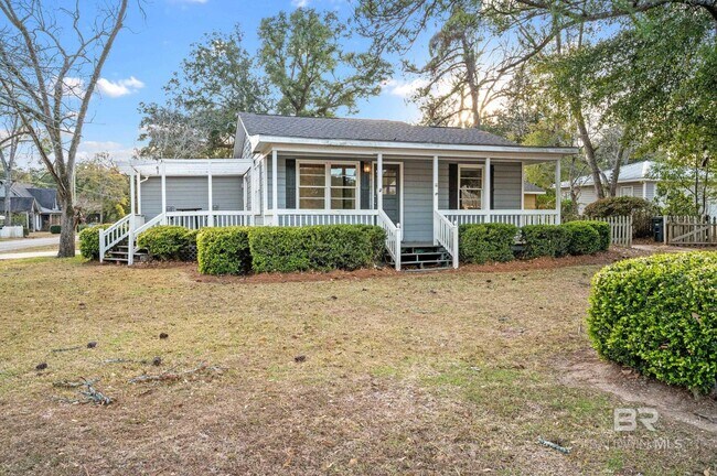 Building Photo - 358 Pecan Ave