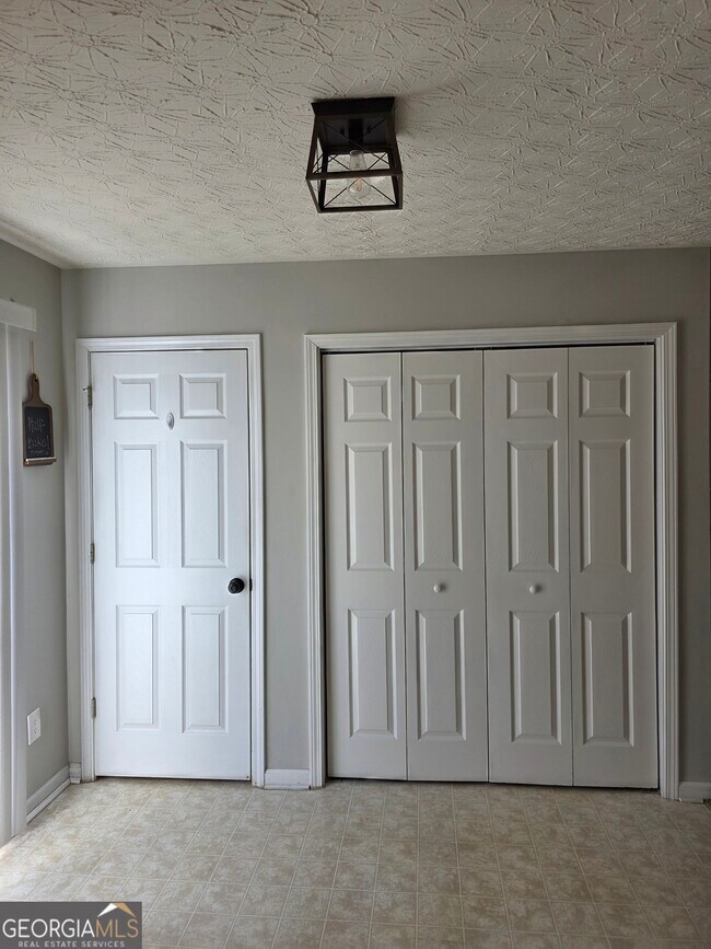 Building Photo - 387 Spring Walk Trce