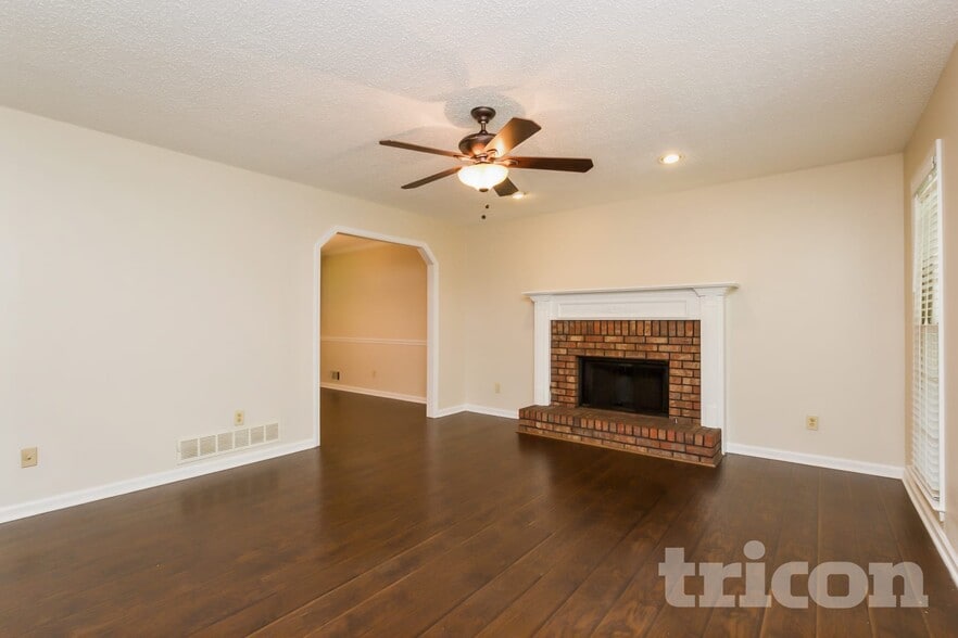 Building Photo - 329 Stratford Dr