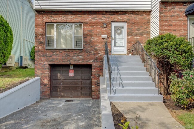 Building Photo - 41 Beechwood Ave