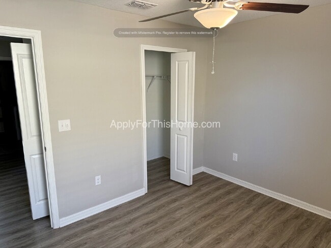 Building Photo - Single Family Home - 6 Bedroom