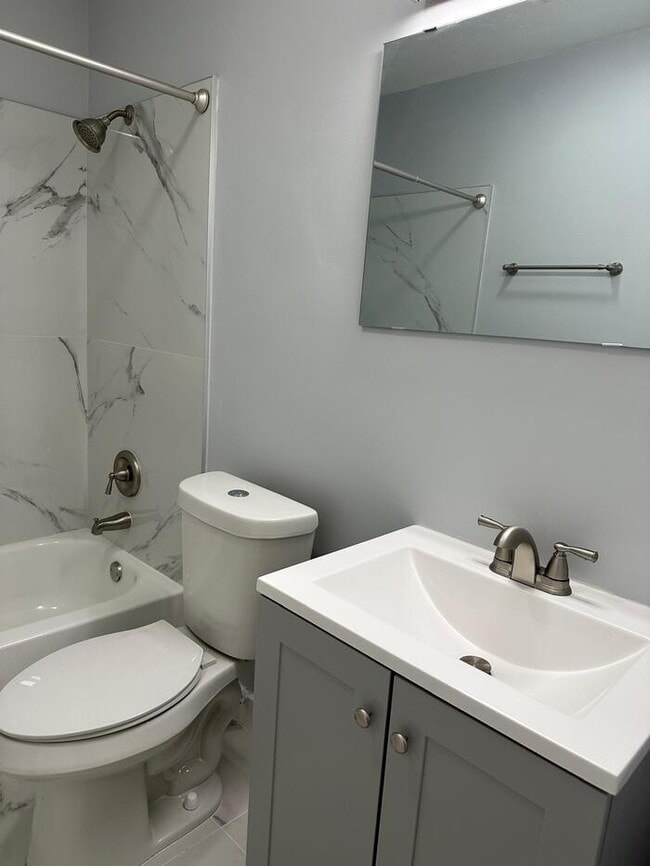 Building Photo - 629 S Scenic Hwy