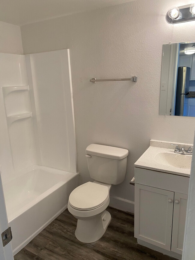 Building Photo - Canyon Greens