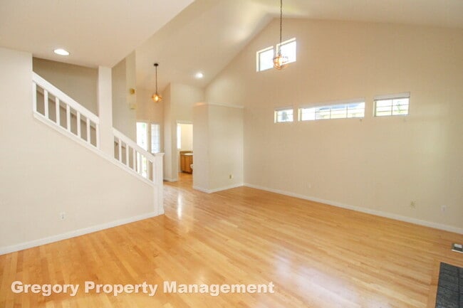 Building Photo - 15720 NE 95th Way