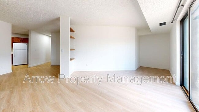 Building Photo - 205 E Arbor Ave