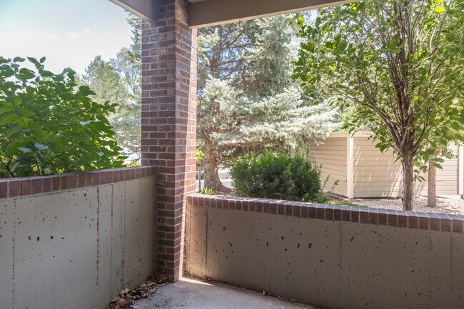 Building Photo - 33 S Boulder Cir