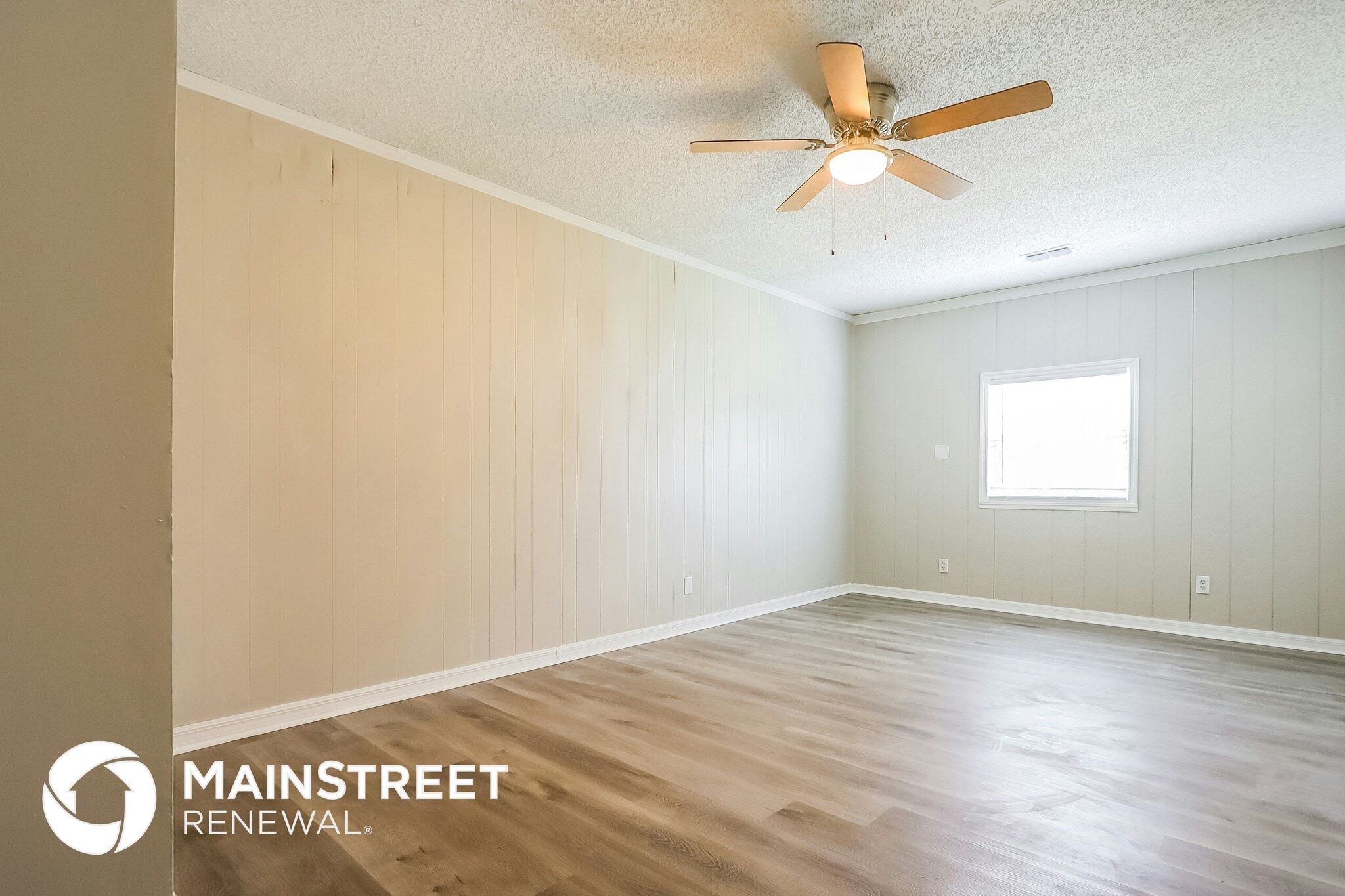 Building Photo - 2120 Redleaf Dr