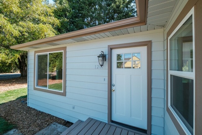 Building Photo - 1247 Clark Mill Rd