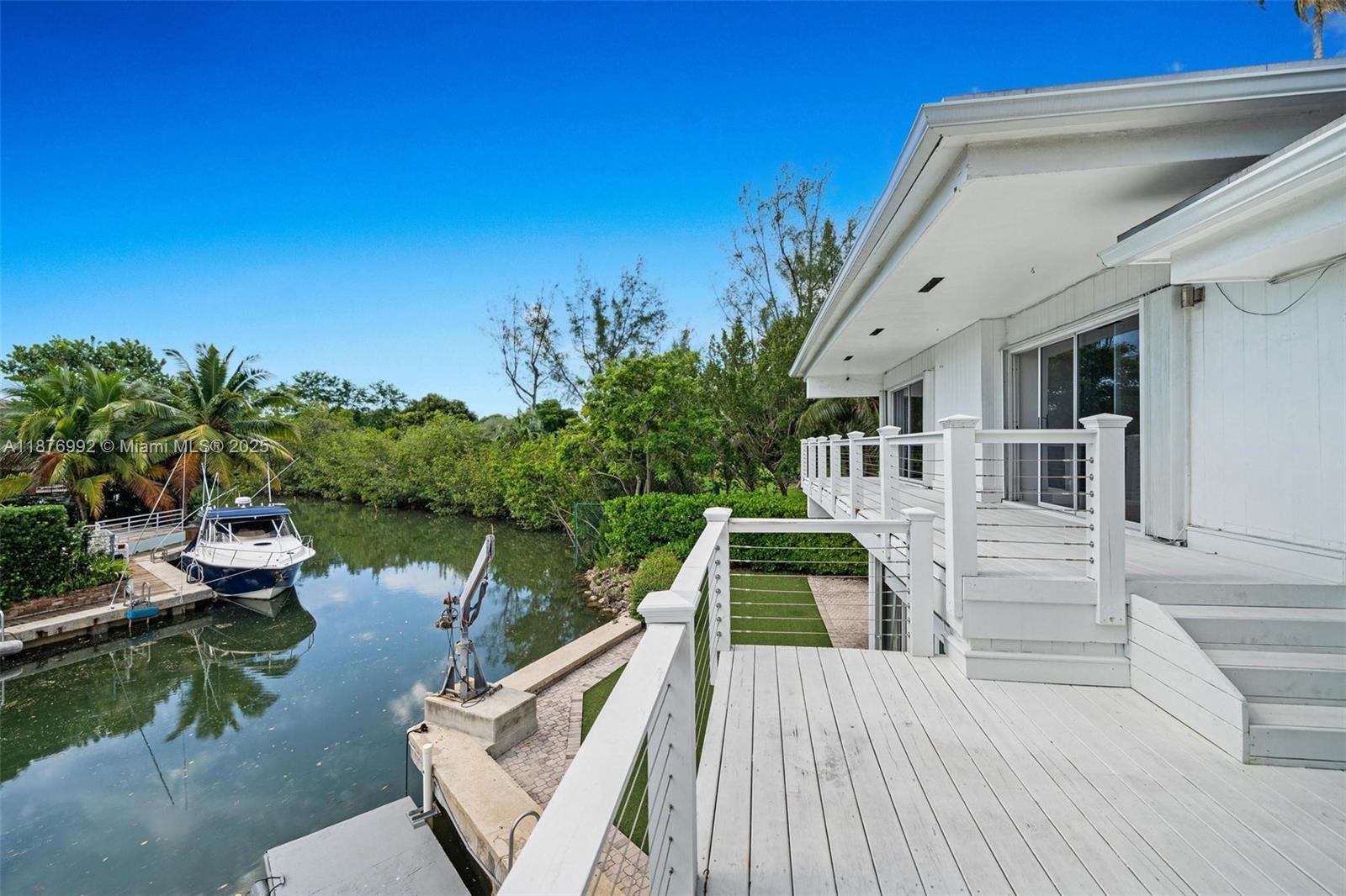 Building Photo - 2120 S Bayshore Dr