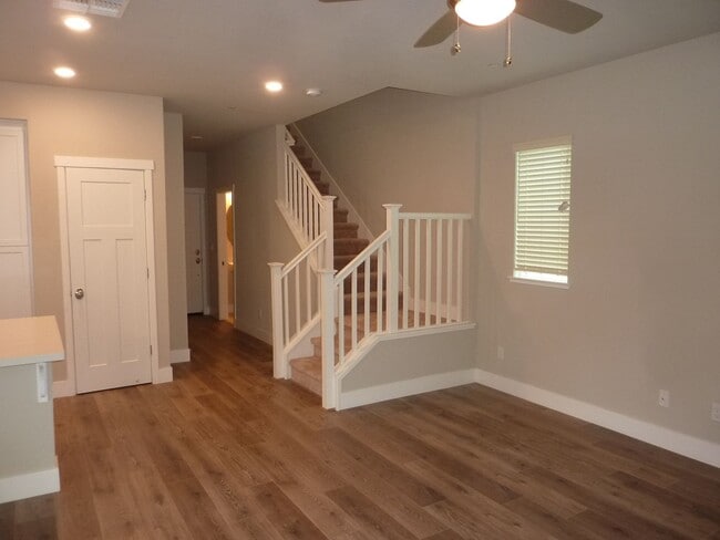 Building Photo - Spacious 3-Bed, 2.5-Bath Home in Tahoe Par...