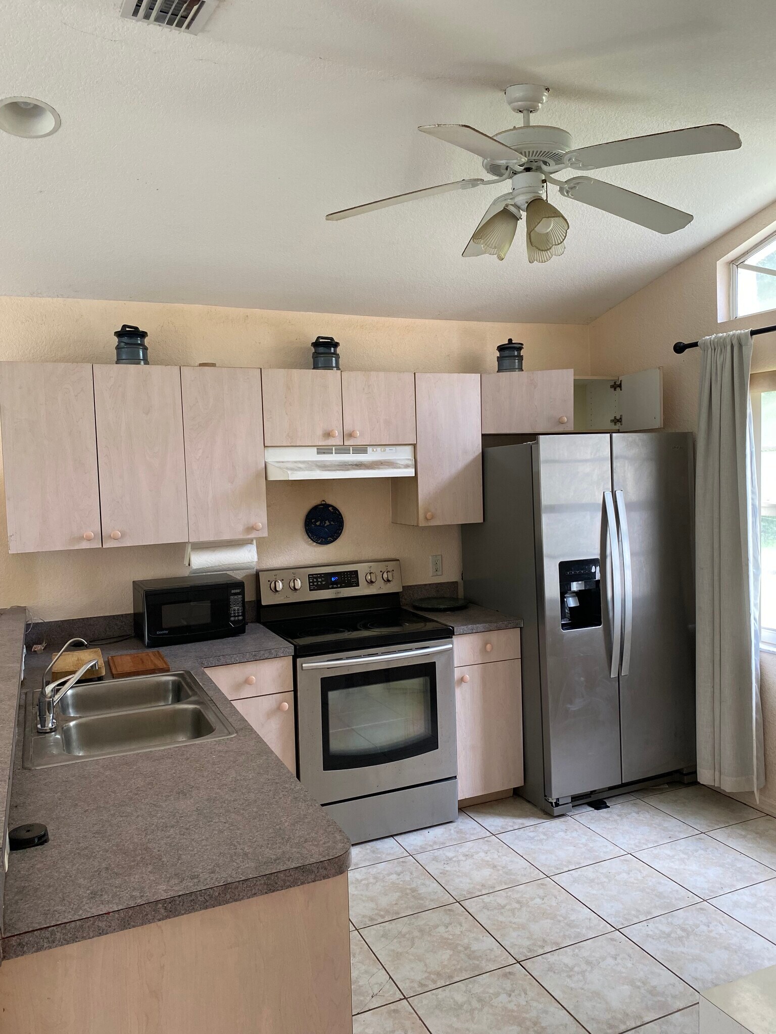 Building Photo - 11812 D Allyon Dr