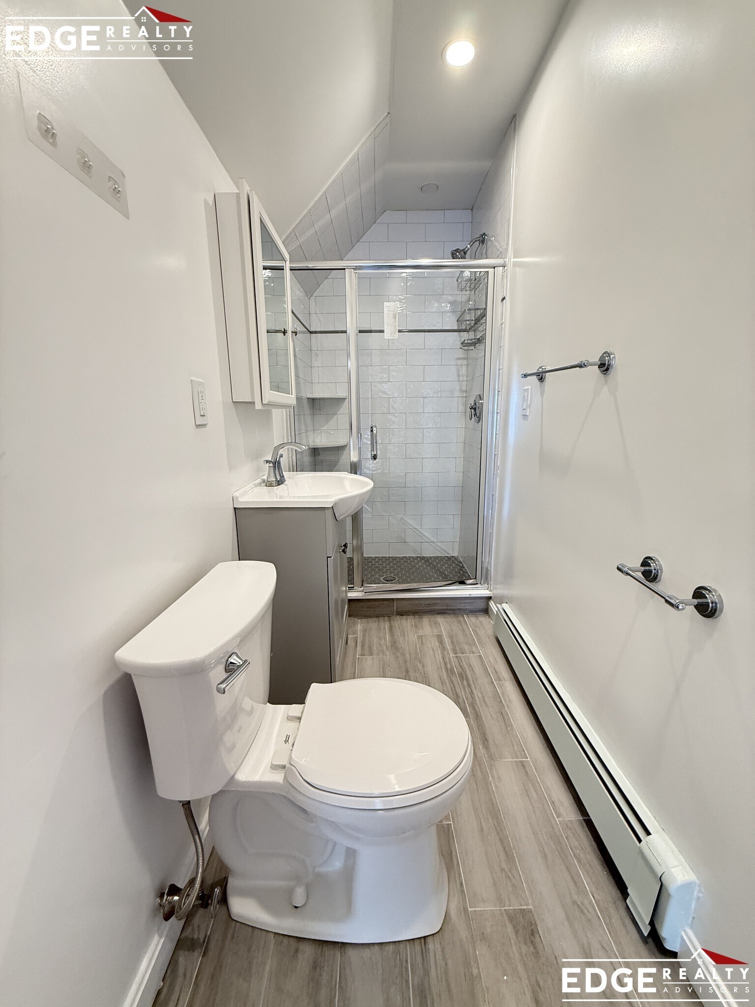 Building Photo - 49 Gardena St