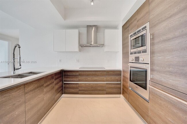 Building Photo - 301 Altara Ave