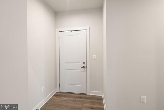 Building Photo - 46294 Mount Milstead Ter