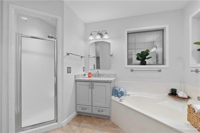 Building Photo - 31 Midlands Cir