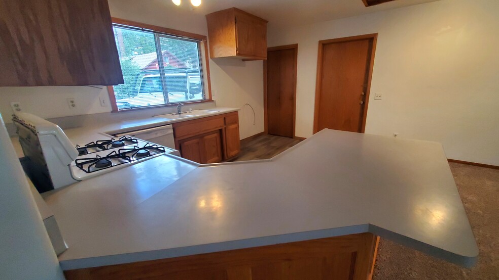 Building Photo - 1121 Illini Dr