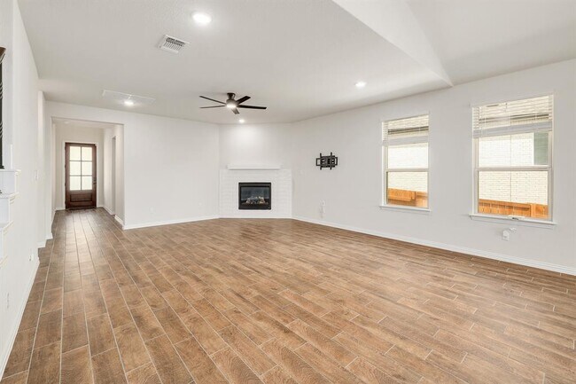 Building Photo - 1228 Calendula Trl