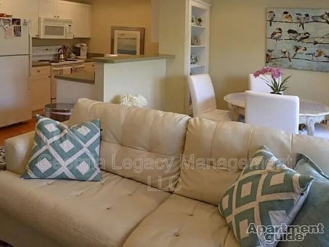 Building Photo - 490 S Barnett Shoals Rd