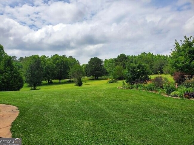 Building Photo - 6659 Lone Oak Rd