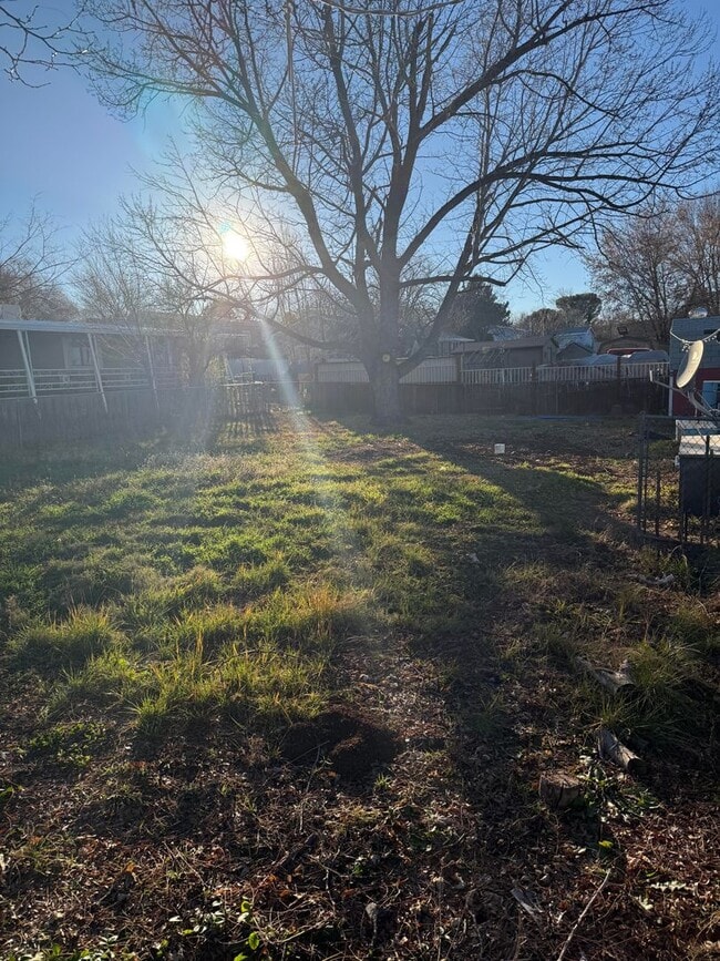 Building Photo - Corner Home with Willow Lake View