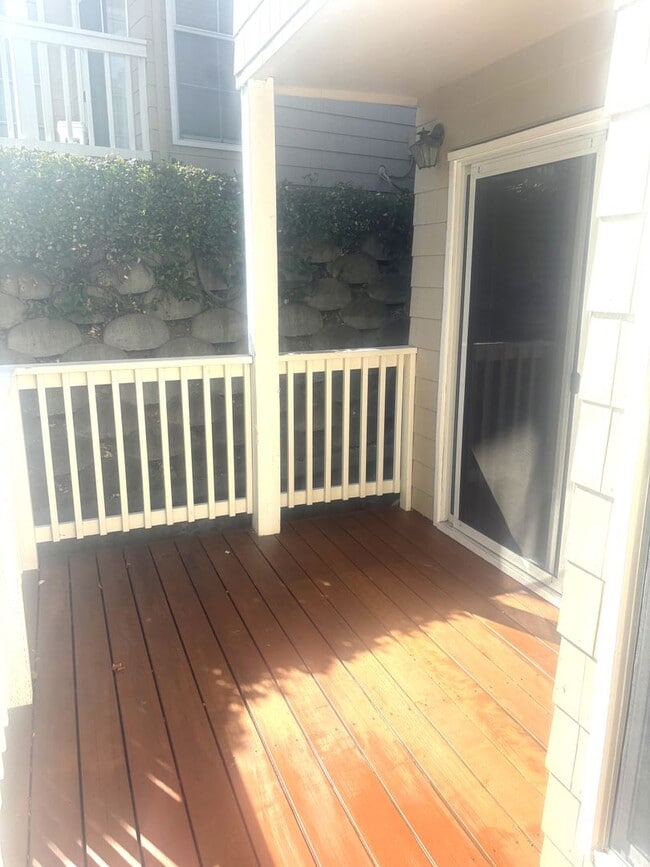 Building Photo - Beautiful 3-Bedroom Condo with Private Out...