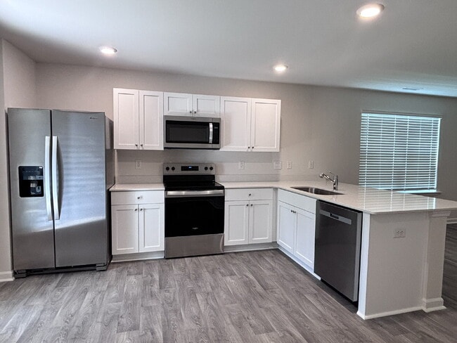 Building Photo - 8544 Beckett Chase Wy