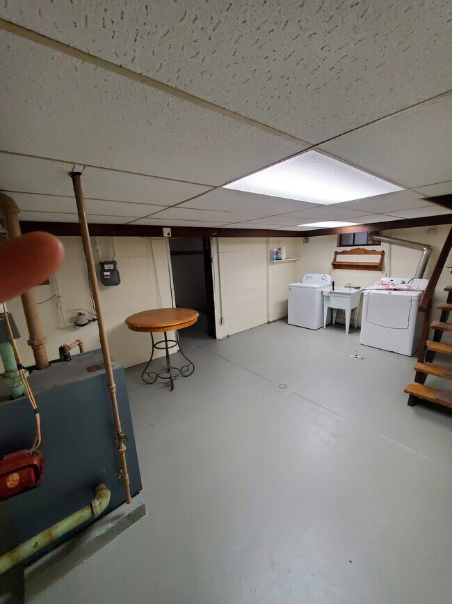 finished basement 1 including washer and dryer - 1312 4th Ave