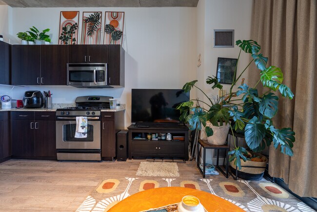 Building Photo - 235 W Van Buren St